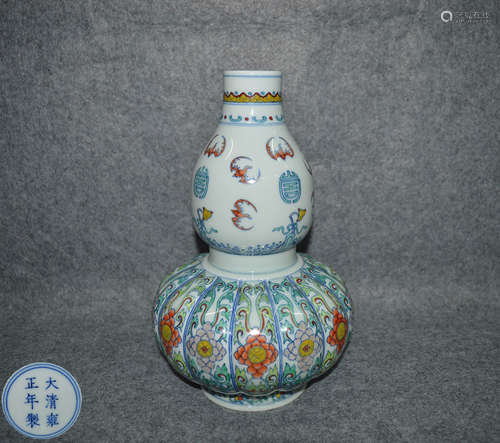 DAQING YONGZHENG NIANZHI MARK DOUBLE-GOURD VASE