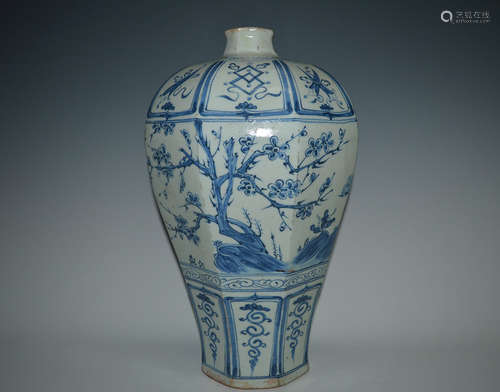 BLUE & WHITE OCTANGULAR MEI VASE