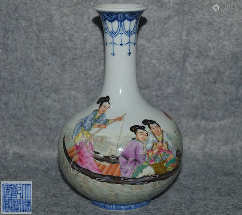 DAQING QIANLONG NIANZHI MARK FAMILLE-ROSE VASE