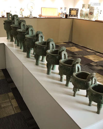 NINE PIECES OF BRONZE TRIPOD CENSER