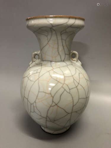 Chinese Porcelain Double Ears Vase