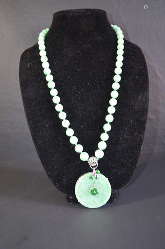 Chinese jade necklace and pendant