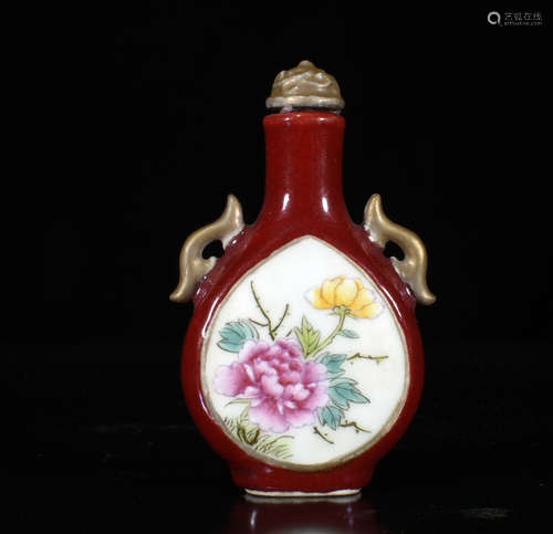 Chinese Famille Rose Porcelain Snuff Bottle