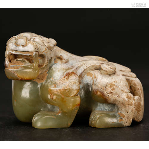 CHINESE ARCHAIC JADE BEAST