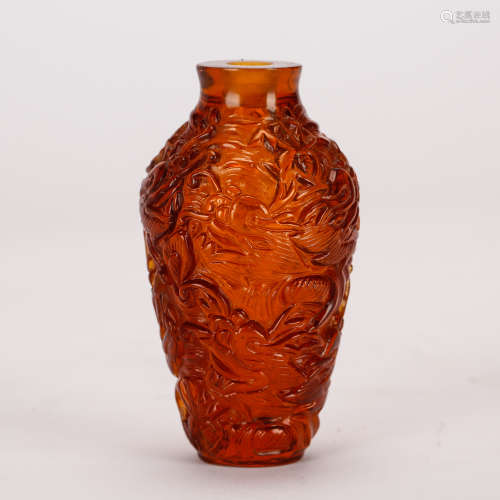 CHINESE PEKING GLASS CARVED SNUFF BOTTLE