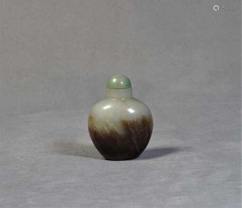 A Hetian Jade of Snuff Bottle - Early Qing Dynasty