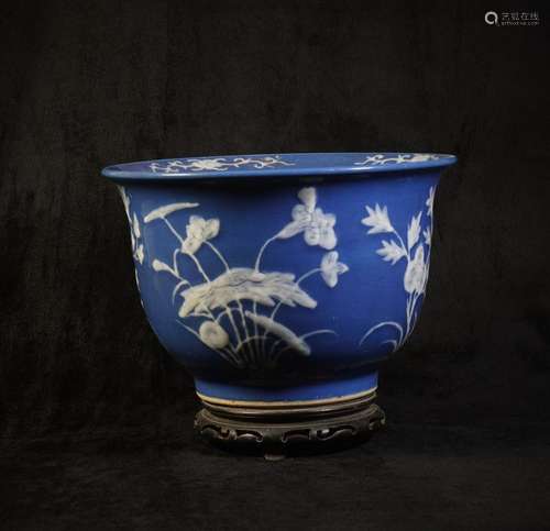 A Vase with White Flowers pattern - Qing Tongzhi Dynasty