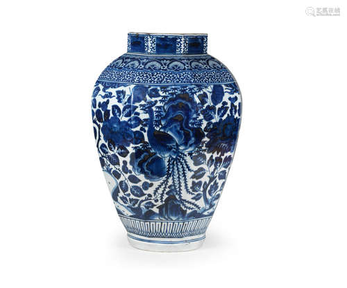 Edo period (1615-1868), late 17th/early 18th century A large blue-and-white octagonal Imari jar