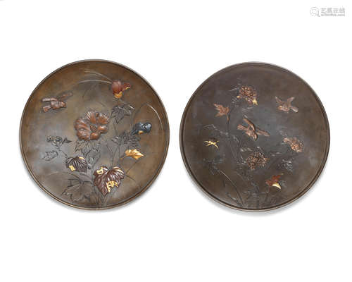 Meiji era (1868-1912), late 19th/early 20th century Two inlaid bronze circular chargers