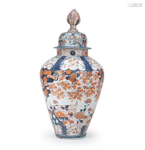 Edo period (1615-1868), circa 1700 A large baluster fluted Imari vase and en-suite cover