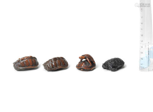 Edo period (1615-1868), 19th century Four wood netsuke of tortoises