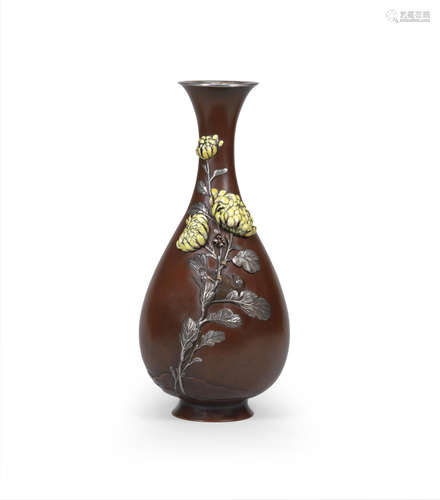 By Suisei, Meiji era (1868-1912), late 19th/early 20th century An inlaid pear-shaped bronze vase