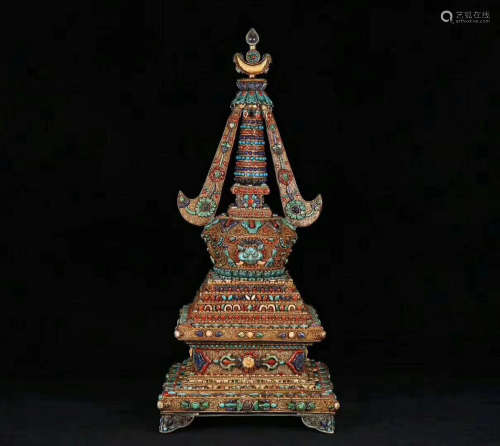 A EIGHTEENTH CENTURY TIBETAN RELICS SILVER PAGODA