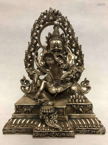 A QING DYNASTY TIBETAN BUDDHA STATUE