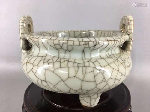 A ROYAL KILN CELADON-GLAZED TRIPLE FEET CENSER