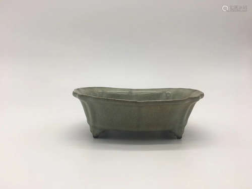 A SONG DYNASTY RU KILN CELADON-GLAZED NARCISSUS BASIN