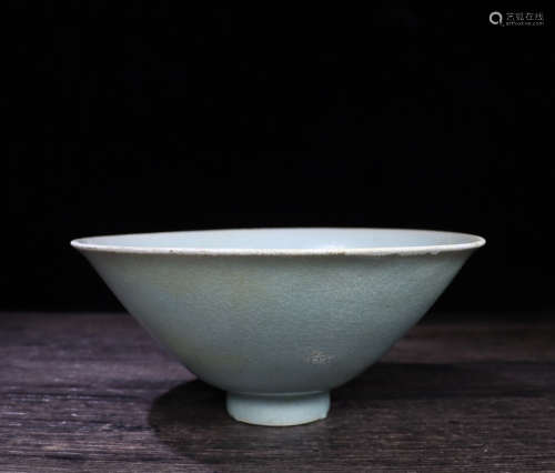 A SONG DYNASTY RU KILN CELESTE BOWL