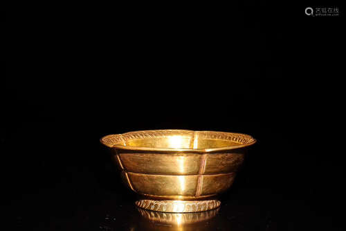 A GILT BRONZE BOWL WITH  DRAGON DESIGN,QING DYNASTY