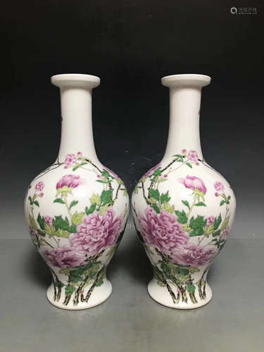 A PAIR OF ENAMEL COLOR PEONY LONG NECK VASE,QING YONGZHENG DYNASTY