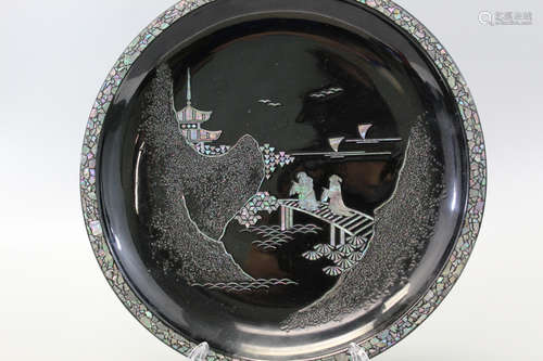 Japanese lacquered plate with mother of pearl inlaid