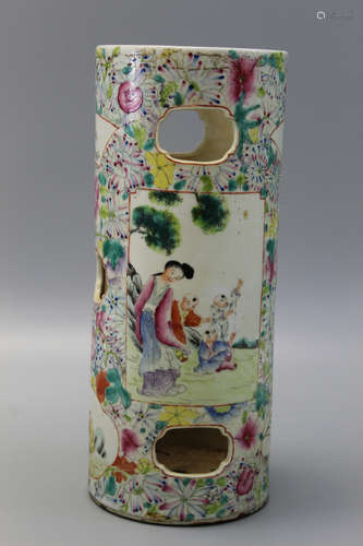 Chinese famille rose porcelain hat vase.