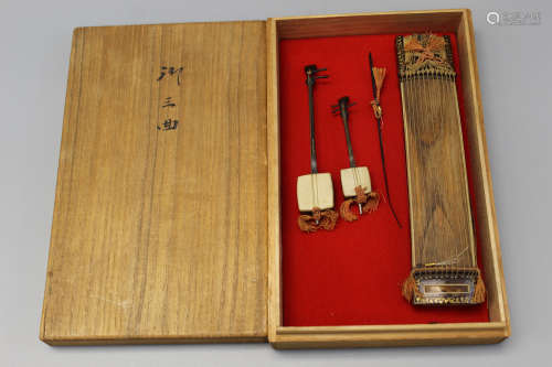 Vintage Japanese miniature instrument in the wood box,