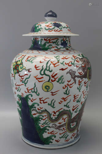 Chinese Ming style famille verte porcelain jar with