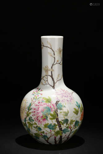 Chinese famille rose porcelain vase, Qianlong mark.