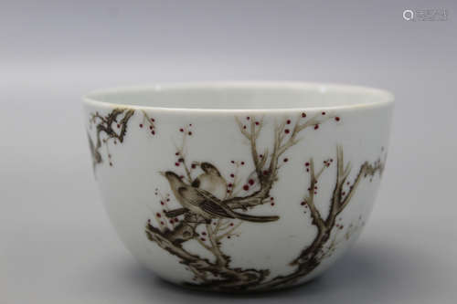 Chinese grisaille porcelain cup, Qianlong mark.