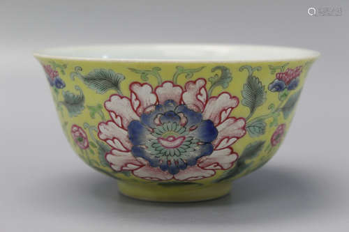 Chinese yellow glaze famille rose porcelain bowl,