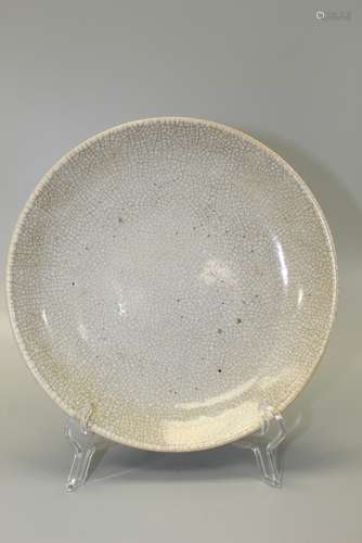 Chinese Ge Ware plate, 19th Century.