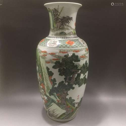 19 C., A Famille Verte Vase