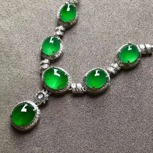 A Green Jadeite Necklace