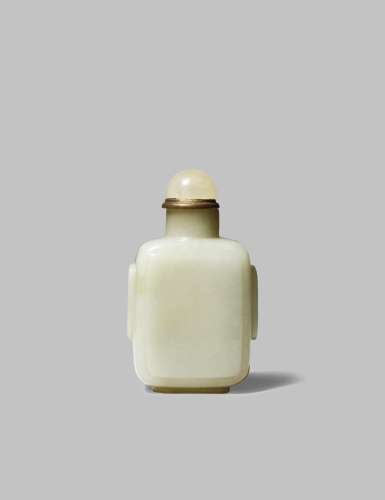 A CHINESE PALE CELADON JADE SNUFF BOTTLE