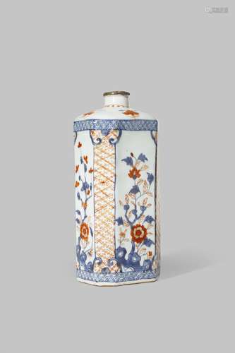 A CHINESE IMARI SPIRIT FLASK