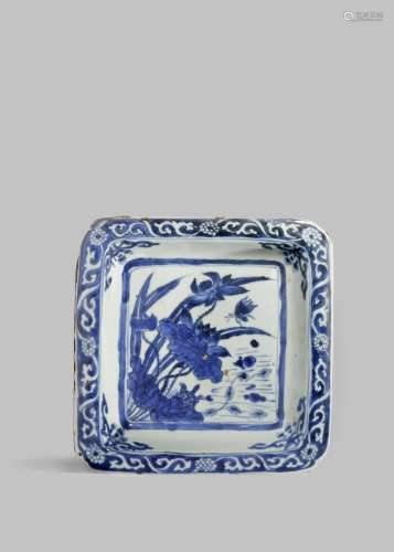A CHINESE BLUE AND WHITE SQUARE 'LOTUS' DISH