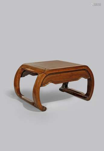 A CHINESE HONGMU LOW TABLE OR STAND