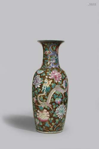 A LARGE CHINESE FAMILLE ROSE 'DRAGON' VASE