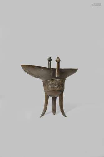 A CHINESE BRONZE RITUAL ARCHAISTIC WINE VESSEL