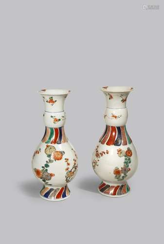 A NEAR PAIR OF CHINESE FAMILLE VERTE VASES