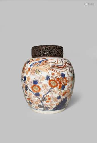 A CHINESE IMARI OVOID VASE