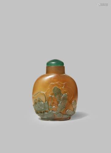 A CHINESE GLASS 'CRICKET' SNUFF BOTTLE SIMULATING AGATE