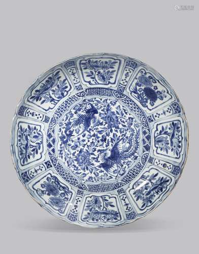 A LARGE CHINESE BLUE AND WHITE 'DOUBLE PHOENIX' DISH