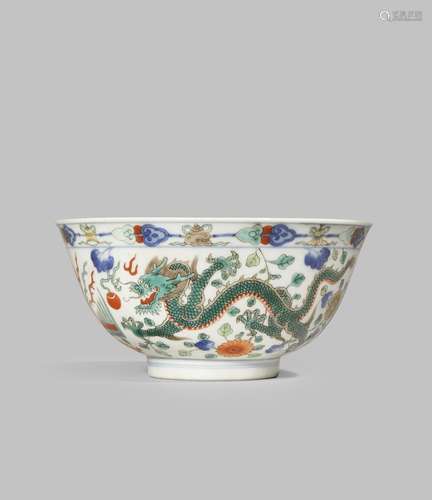 A CHINESE WUCAI 'DRAGON AND PHOENIX' BOWL