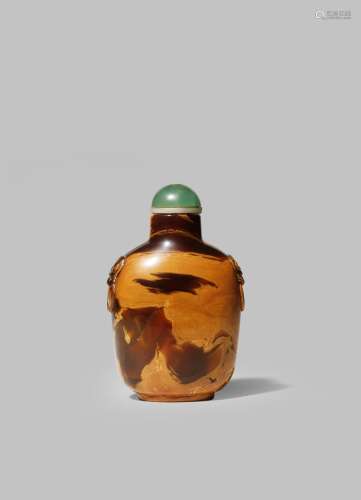 A CHINESE AMBER SNUFF BOTTLE