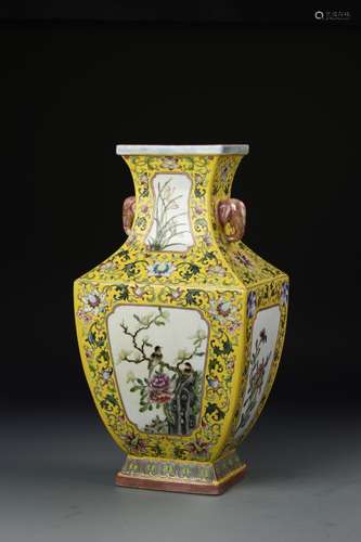 39027Chinese Famille Rose Vase