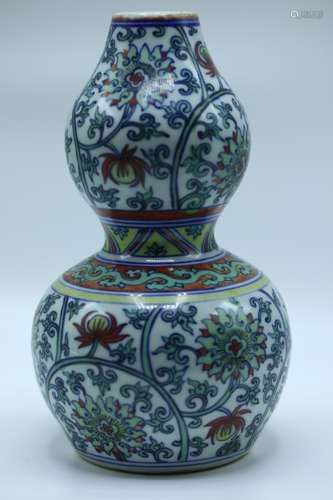 Chinese Wucai Gourd Vase