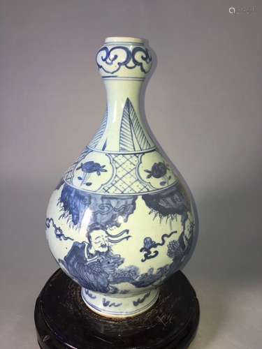 BLUE&WHITE MAN SUBJECT GARLIC VASE