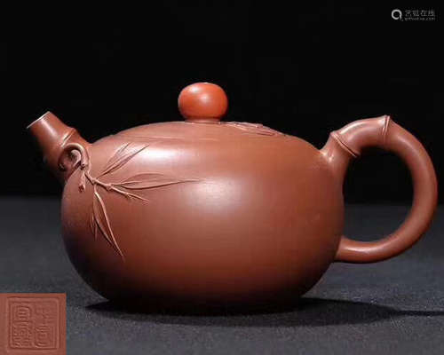 ZHOUGUIZHEN MARK TEAPOT