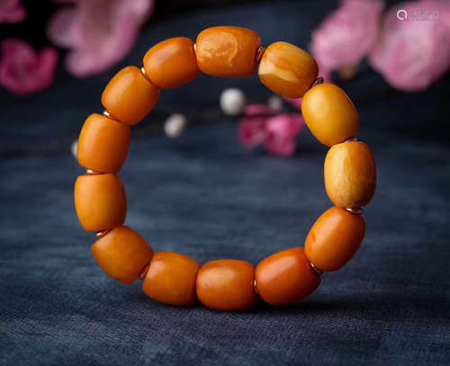 A AMBER BEADS STRING BRACELET